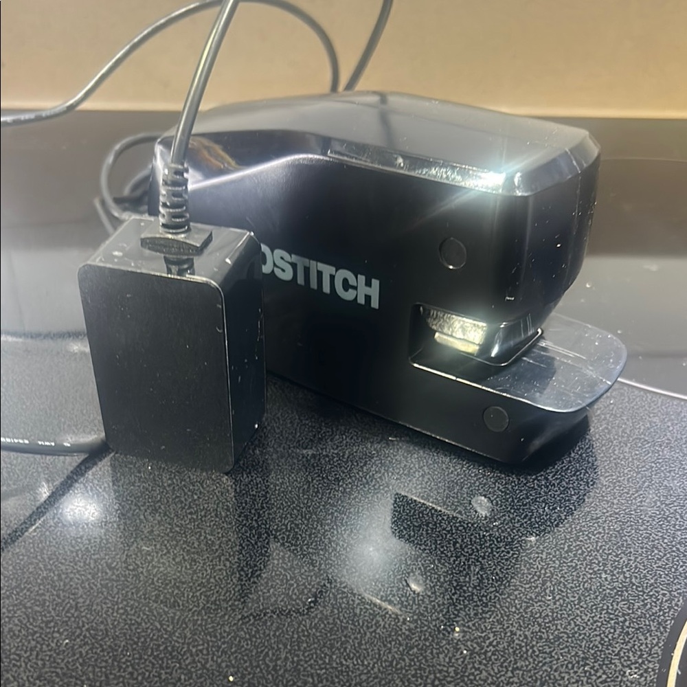 Desk accessories bundle - Picture 7 of 10